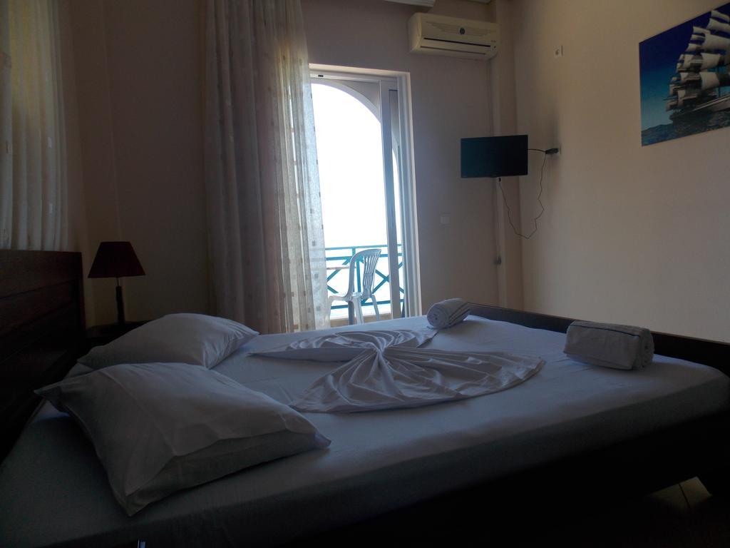 Hotel Maestral Саранда Экстерьер фото