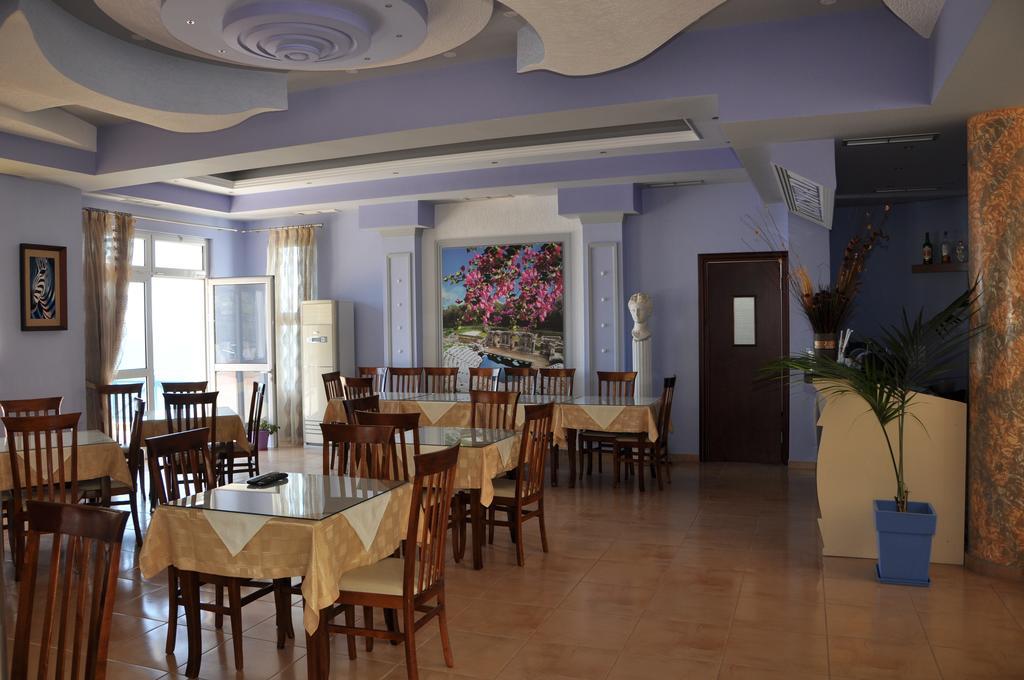 Hotel Maestral Саранда Экстерьер фото
